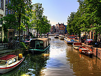  Fotografie Sehenswürdigkeit  Amsterdam wird von schönen Grachten durchzogen