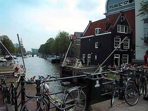 Boote im Kanal - Niederlande (Amsterdam)